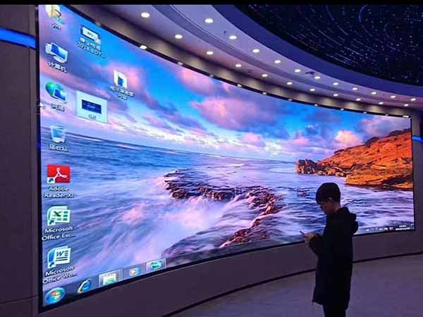 Installation of indoor P2 circular skylight display screen of Maoming Municipal People‘s Government